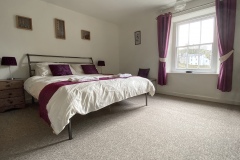 King size bedroom